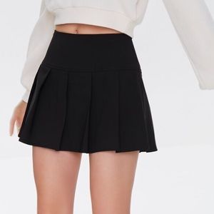 Pleated mini skirt